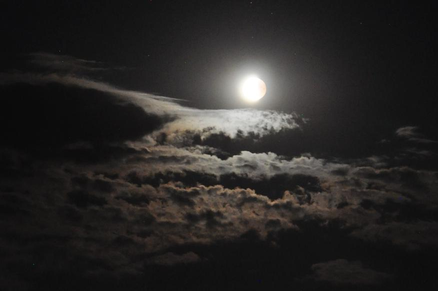 Vollmond mit Wolken